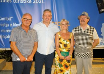 Shahisti dhe Rudina kapen “mat” në Sarandë (FOTO)