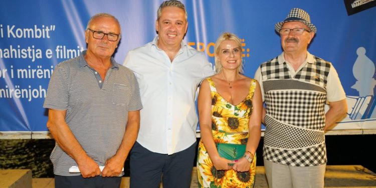 Shahisti dhe Rudina kapen “mat” në Sarandë (FOTO)