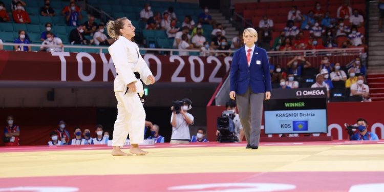 Kosova e nis me këmbë të mbarë në Tokio, xhudistja Distria Krasniqi kalon në gjysëm finale