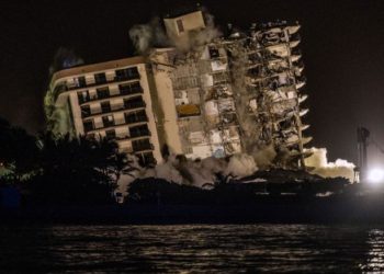 Shembet edhe pjesa e mbetur e ndërtesës në Miami