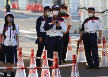 Koronavirusi kërcënon Olimpiadën në Tokyo, me dhjetëra sportistë në karantinë