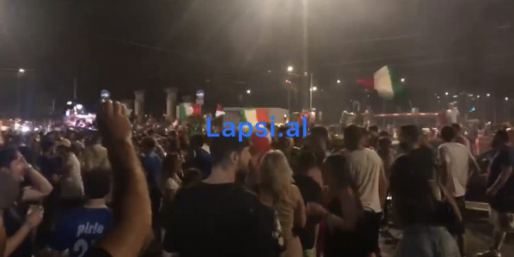 Italia kampione e Europës/ Roma shpërthen në festë (VIDEO)