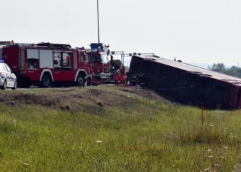 Tragjedi, aksidentohet autobusi me turistë, 10 jetë të humbura