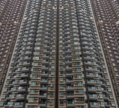 Shikimi ndaj ndërtesave mund t’u shkaktojë njerëzve dhimbje koke. Ja përse