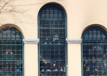 Dhunë ndaj të dënuarve, pezullohen 52 policë në Itali