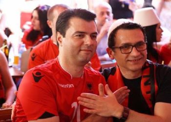 Kreshnik Spahiu për Lulzim Bashën: Humbësi i përjetshëm në PD, po analizon pse fitoi PS. Debil lind, nuk bëhesh