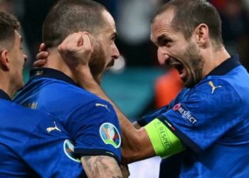 ‘A doni makarona’, Bonucci dhe Chiellini tallen me anglezët