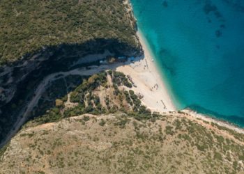 Bllokohen disa turistë në kanionet e Gjipesë, ndërhyn policia kufitare në Dhërmi