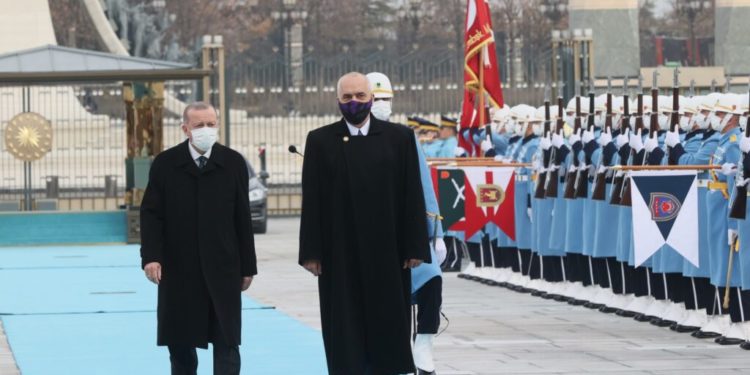 Muç Nano: Turqit duhet ta dinë, Shqipëria nuk është Turqi