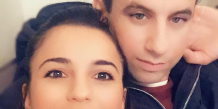 Theri gruan sepse ishte xheloz, kush është i riu nga Tepelena, babai i një djali 10 vjeç. Detaje të tjera nga ngjarja që tronditi Athinën (FOTO)