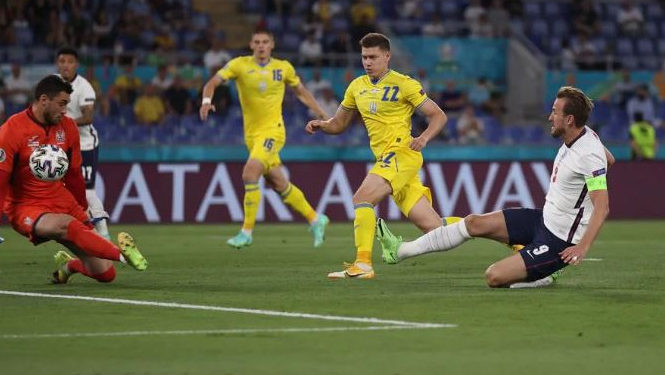 Video/ Mjaftojnë 4 minuta, Kane kalon në avantazh Anglinë