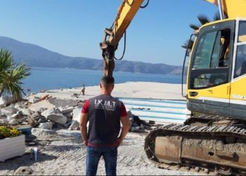 Lejoi ndërtimin e objekteve pa leje, arrestohet punonjësi i IKMT-së në Himarë