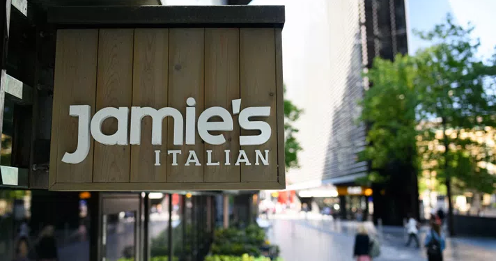 Tifozëve anglezë nuk u del inati, bojkotojnë restorantet italiane