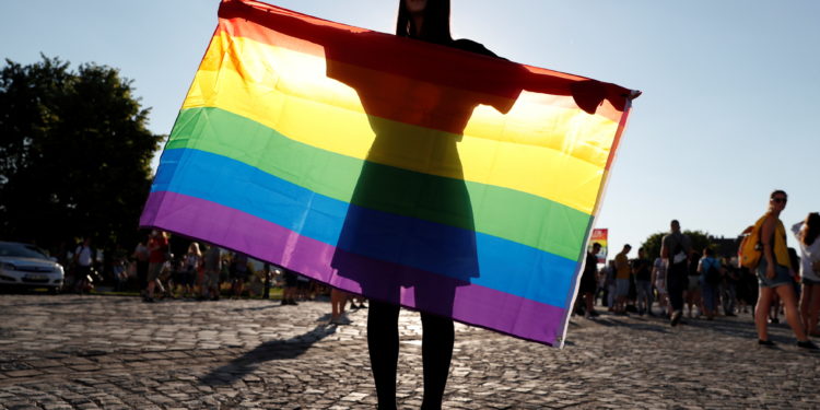 Hungaria nuk tërhiqet ndaj BE-së, Orban hedh në referenduam ligjin anti-LGBT