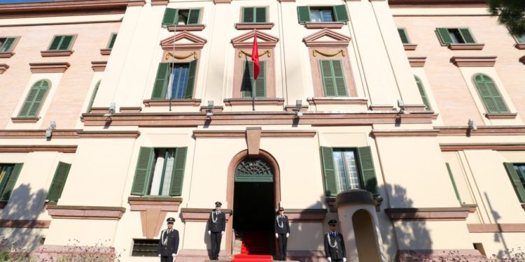 SPAK nuk ndalet, arreston 8 zyrtarë të Ministrisë së Brendshme për tenderin 25 milionë euro të uniformave të Policisë së Shtetit