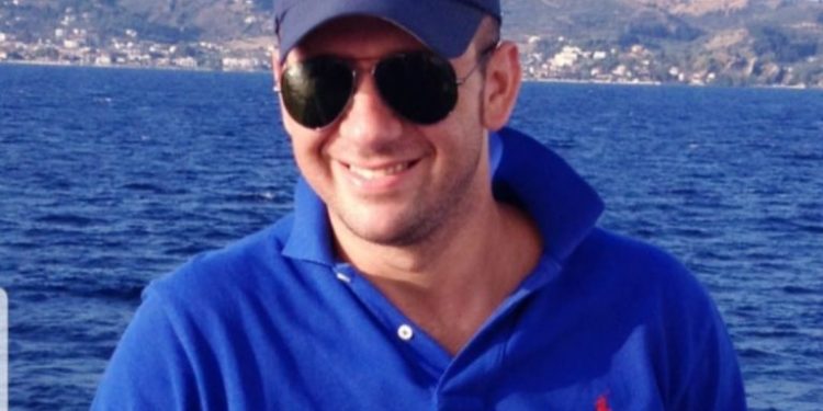 Avokati nga Saranda rrëfen sulmin me shkopa bejsbolli: Xhaxhai im është në konflikt gjyqësor me ca nga Mamurrasi, që quhen Fufi, dhe një Aleks Rexha nga Gjirokastra (VIDEO)