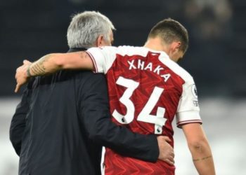 Arrihet marrëveshja, Xhaka në Romë