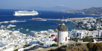 U nisën të grabisnin vilën luksoze në Mykonos, dy hajdutët shqiptarë përplasen me policinë greke