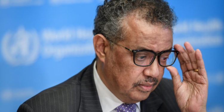 “Bota është në një pikë të rrezikshme”! OBSH me thirrje të fortë: Bashkohuni për trajtimin e pandemisë!