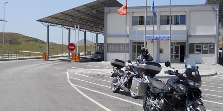 Udhëtimi drejt Greqisë, reagon ministrja e Jashtme: Tre Urat hapen më 13 korrik, në Qafë Botë lejohen edhe autobusët