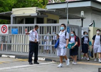 Tronditëse/ 16-vjeçari vret 13-vjeçarin me sopatë në tualetet e shkollës