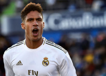 Pak miliona nga mbyllja me sukses, Varane pret biletën për Mançester