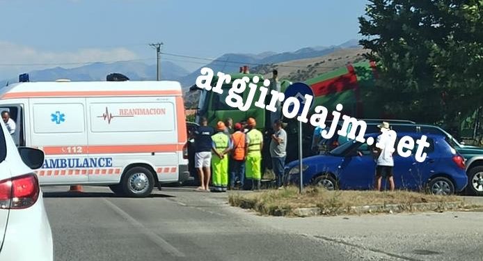 Aksident i trefishtë në Dropull, dy persona transportohen me urgjencë në spitalin e Gjirokastrës (FOTO)