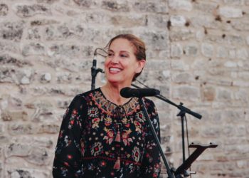 Për shokë të guximshëm!