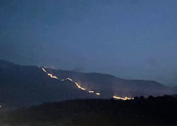 Zjarri nuk ndalet prej 4 ditësh, shihni ç’ndodh në Karaburun (FOTO)