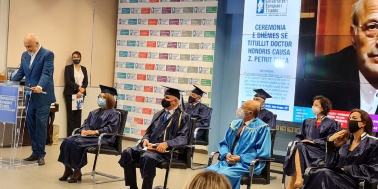 Edi Rama për poetin nga Tepelena: Është autori më i gabuar për t’u bërë i famshëm, por do të jetë aty kur të famshmëve do t’iu jetë harruar emri