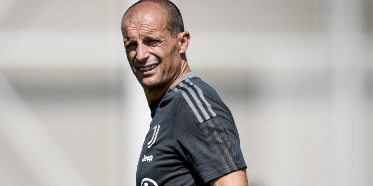 Allegri e nis me “dorezë hekuri” aventurën bardhezi: përjashton nga miqësorja tre lojtarë. Motivi