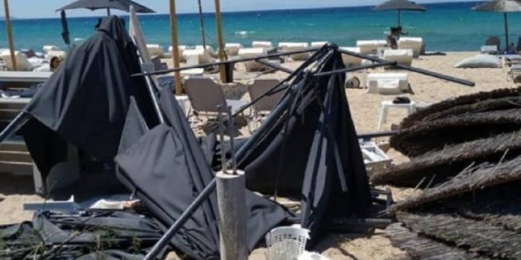 Stuhi rëre në Halkidiki, alarmohen pushuesit (FOTO)