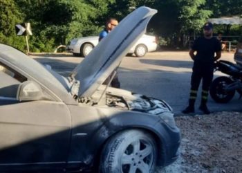 Merr flakë papritur ‘Benzi’ në rrugën Muzinë-Gjirokastër (FOTO)