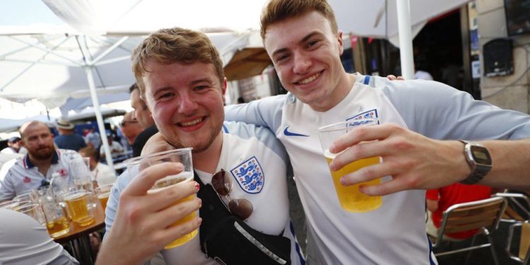 Anglia në festë, Southgate: I lumtur që shoh tifozët me birra në duar