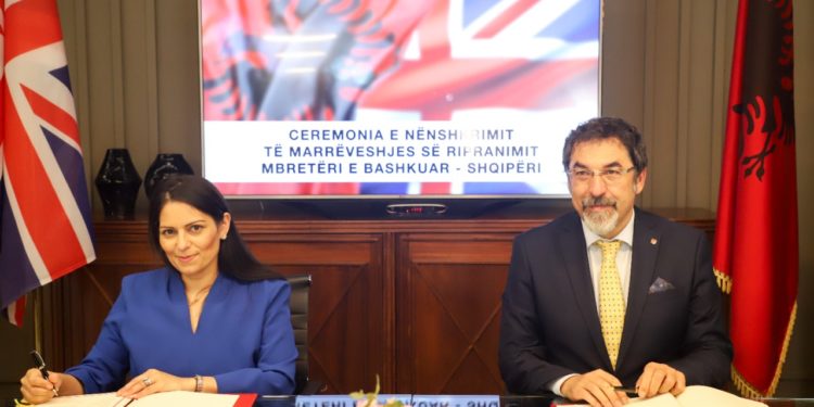 Forcimi i bashkëpunimit mes dy vendeve/Çuçi dhe Patiel nënshkruajnë marrëveshjen historike të ripranimit