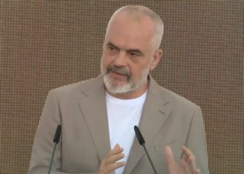 Spiunë për të luftuar korrupsionin në spitale, kryeminitri Rama zbulon skemën e qeverisë