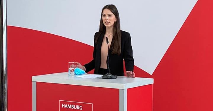 Njihuni me 21-vjeçaren, shqiptaren e parë që garon për deputete në Gjermani (FOTO)