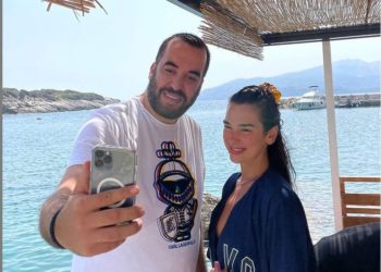 Dua Lipa me pushime në Sarandë, Greg Rama publikon foton