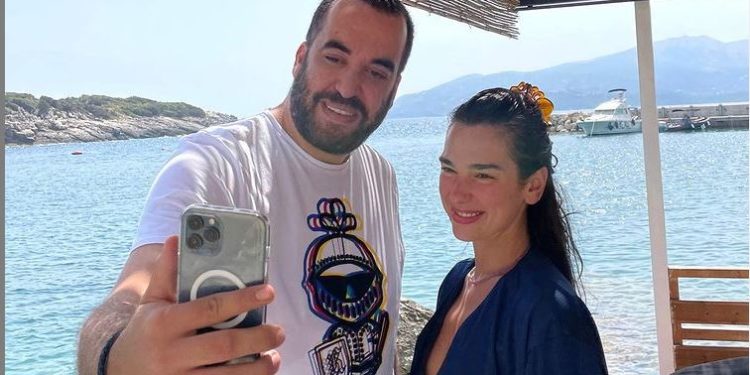 Dua Lipa me pushime në Sarandë, Greg Rama publikon foton