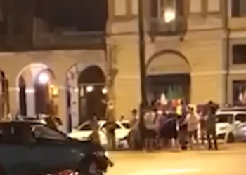 Festimet për fitoren e Italisë, shqiptari aksidenton rëndë motorin me dy pasagjerë (FOTO)