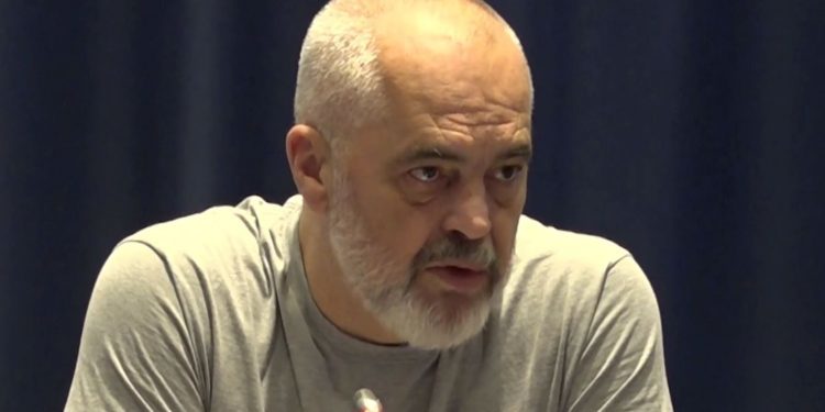 Rama batuta në Athinë: Jam kryeministri më i mirë në botë mes piktorëve. Shqipëria hyn në BE kur presidencën ta ketë Turqia