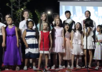 Artistët e vegjël të Libohovës në turne (VIDEO)