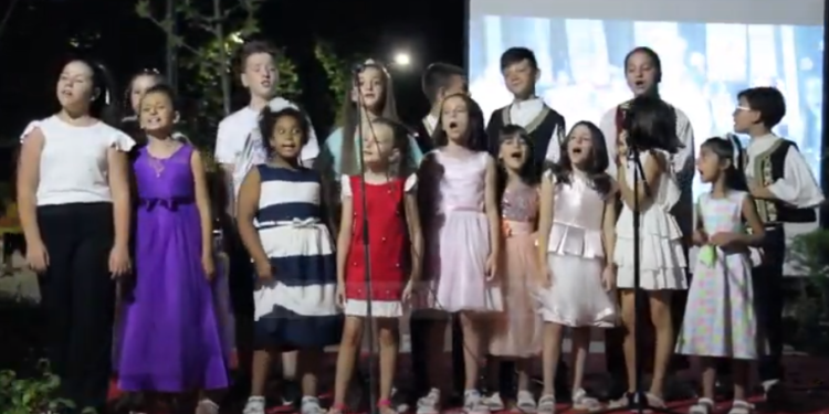 Artistët e vegjël të Libohovës në turne (VIDEO)