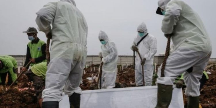 Ndërron jetë nga COVID-19 studiuesja që prodhoi vaksinën kineze në Indonezi