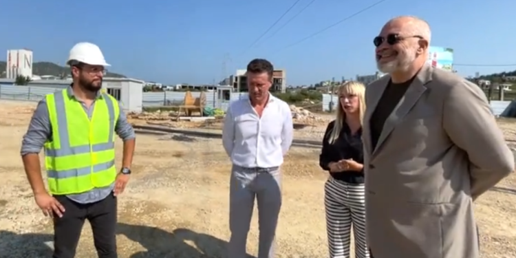 Rama me sipërmarrësin nga Tepelena: Kush ka vizion dhe ambicie nuk ka nevojë të ikë jashtë shtetit sepse këtu fiton më shumë