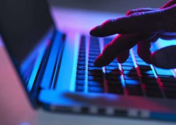 Si funksiononte skema me bizneset fiktive, 4 të arrestuar për mashtrime përmes pagesave online (Emrat)