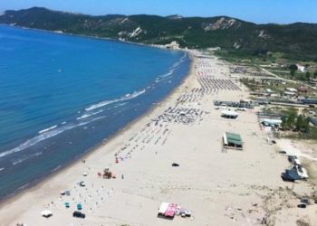 Kris arma në plazhin e Zvërnecit, autori ia mbath me vrap (Emri)