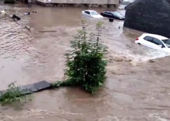 Çuditë e motit: Përmbytje në mes të verës në Gjermani, dhjetëra të zhdukur