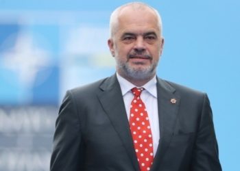 Rama mbërrin në Athinë, pritet nga Jorgo Papandreu në vilën e tij luksoze (FOTO)