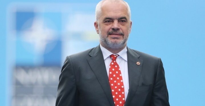 Rama mbërrin në Athinë, pritet nga Jorgo Papandreu në vilën e tij luksoze (FOTO)